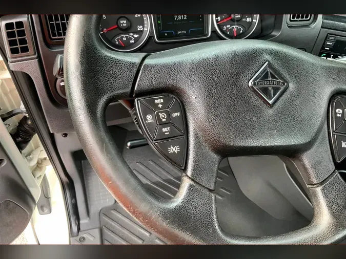 2022 INT LT625 6x4