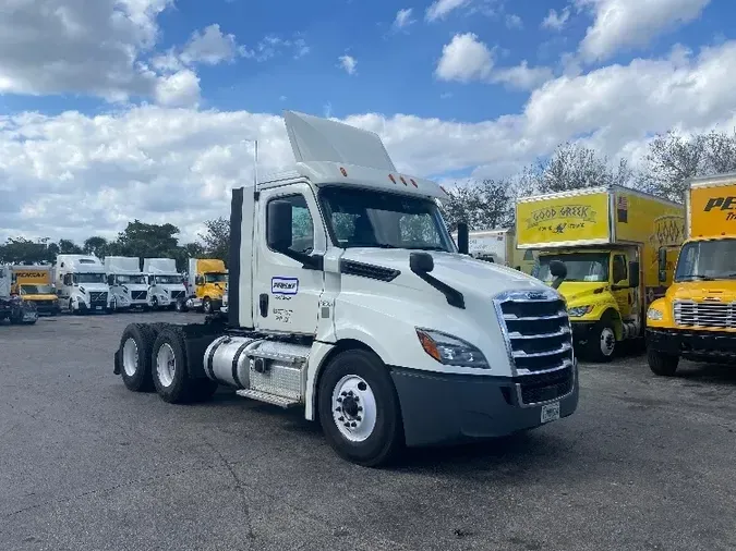 2018 Freightliner T12664ST3ccac1e532d84c1a05bed92604ab5f27