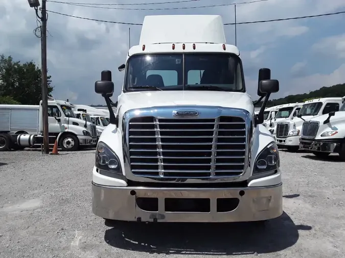 2019 FREIGHTLINER CASCADIA 125