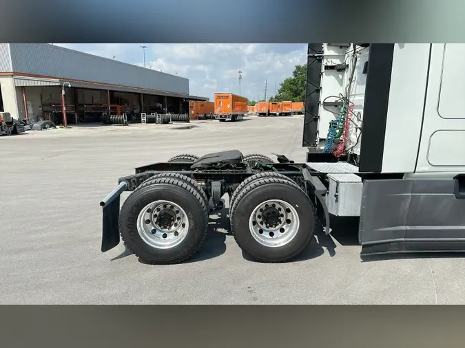 2021 Freightliner Cascadia 126