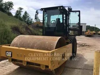 2017 CATERPILLAR CS66
