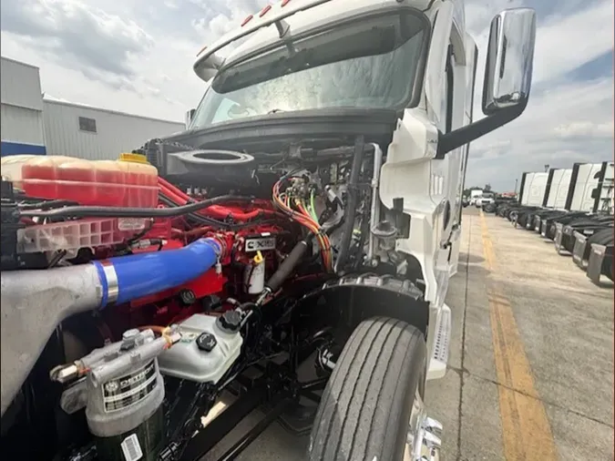 2023 Freightliner Cascadia 126