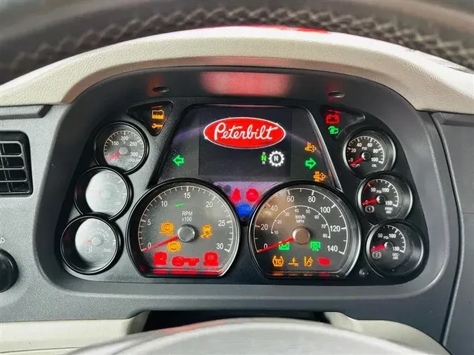 2019 PETERBILT 579