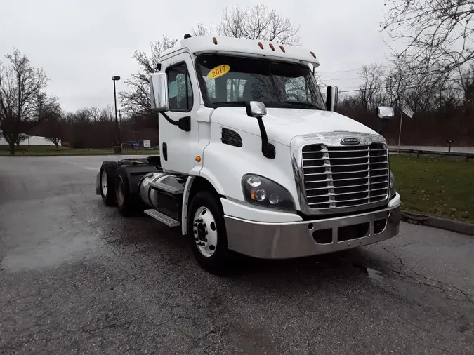 2017 FREIGHTLINER/MERCEDES CASCADIA 113