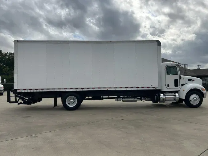 2016 Peterbilt 330