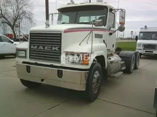 2005 MACK CHN613