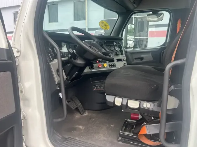 2020 FREIGHTLINER NEW CASCADIA PX12664