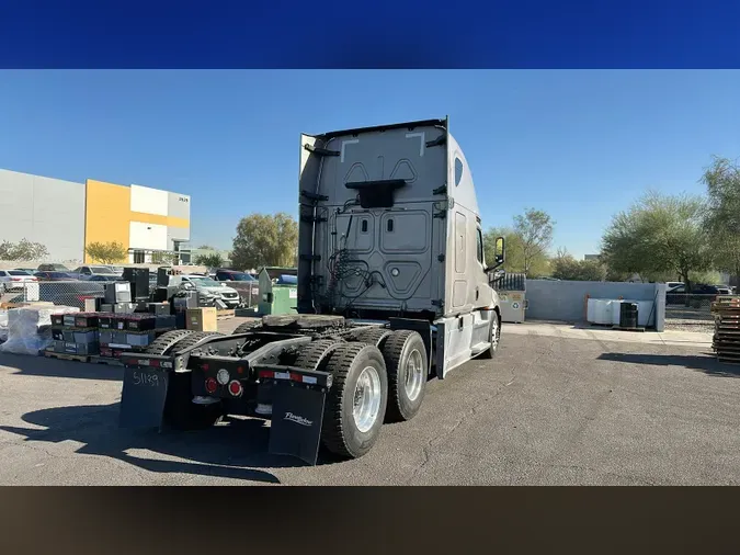 2020 Freightliner Cascadia 126