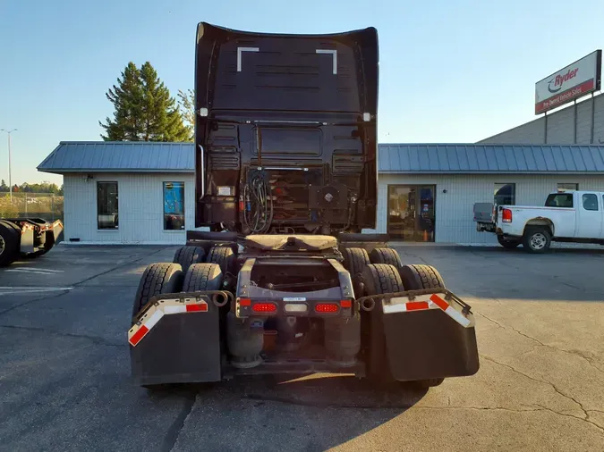 2019 VOLVO VNL