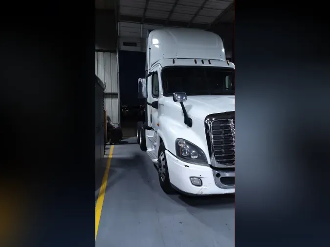 2019 FREIGHTLINER/MERCEDES CASCADIA 125