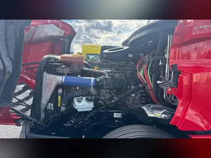 2022 FREIGHTLINER CA126