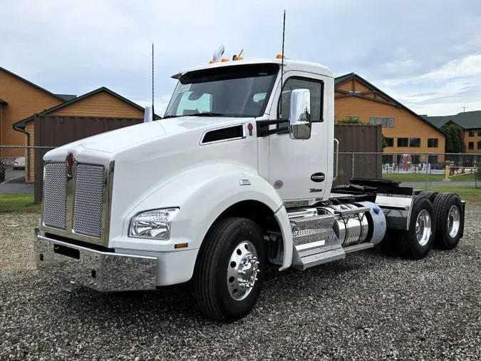 2026 Kenworth T880