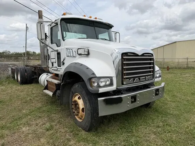2008 MACK GRANITE GU813