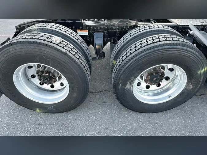 2021 Freightliner Cascadia 126