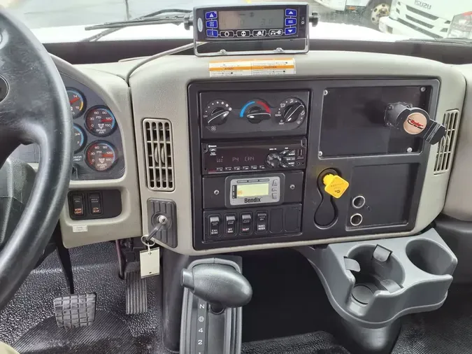 2019 NAVISTAR INTERNATIONAL 4300