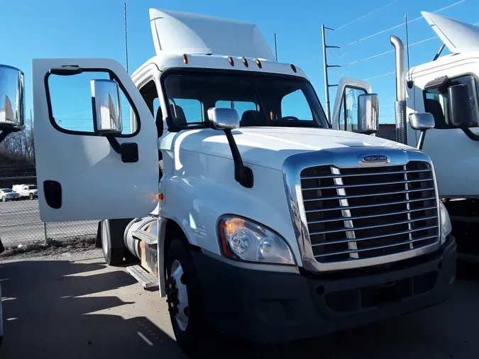 2016 FREIGHTLINER/MERCEDES CASCADIA 125