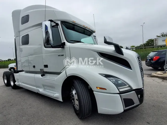 2020 VOLVO VNL64T760