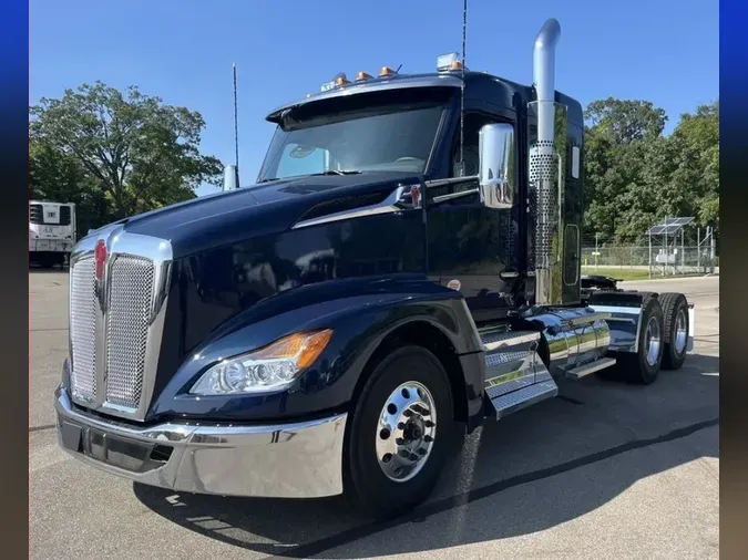 2025 Kenworth T680