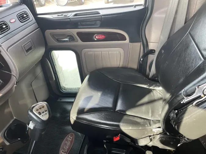 2022 Peterbilt 3893cf7b4becec4926cf206196d1977a76d