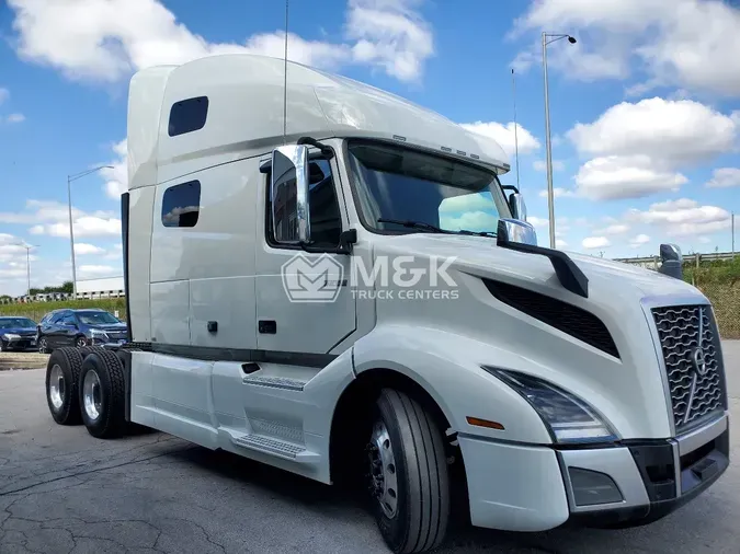 2023 VOLVO VNL64T760