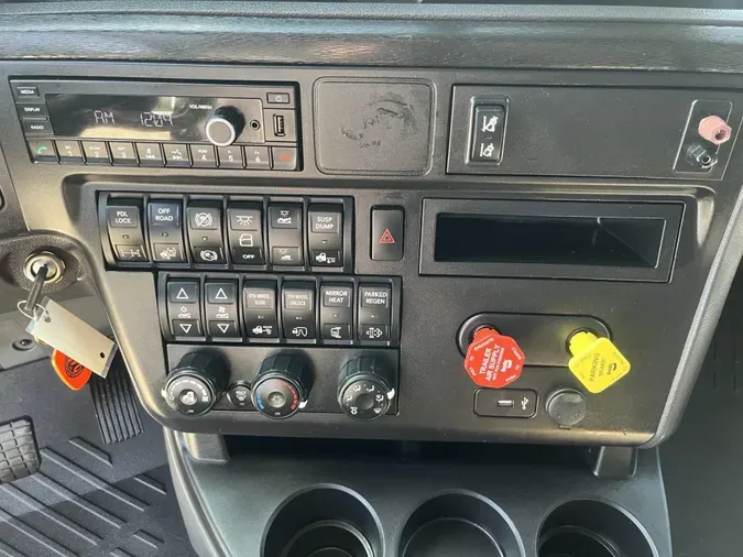 2022 International LT625
