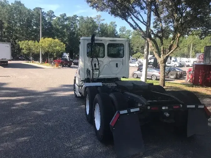 2018 Freightliner X12564ST