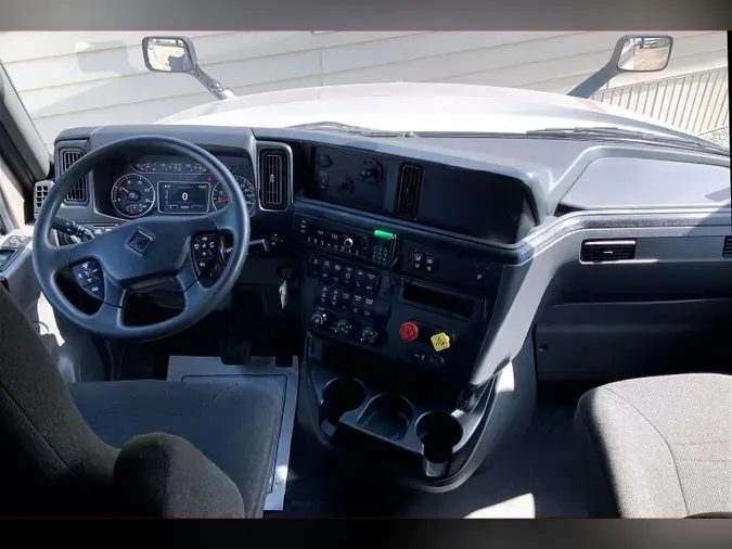2022 INT LT625 6x4