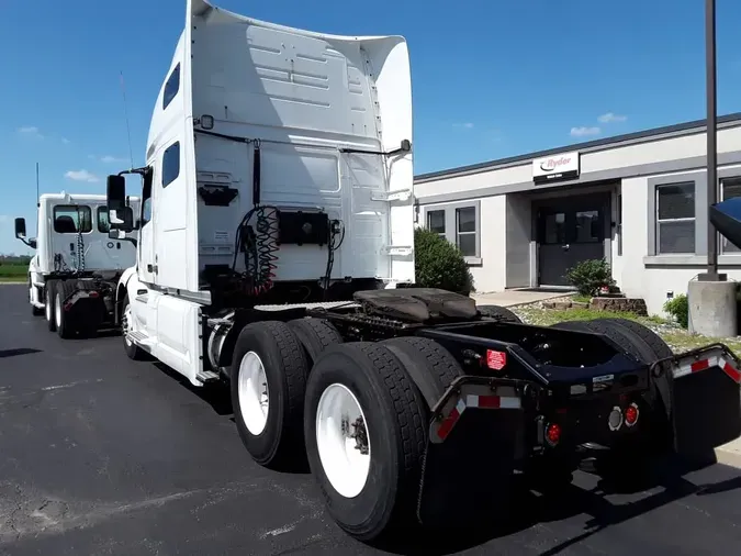 2020 VOLVO VNL64T-760
