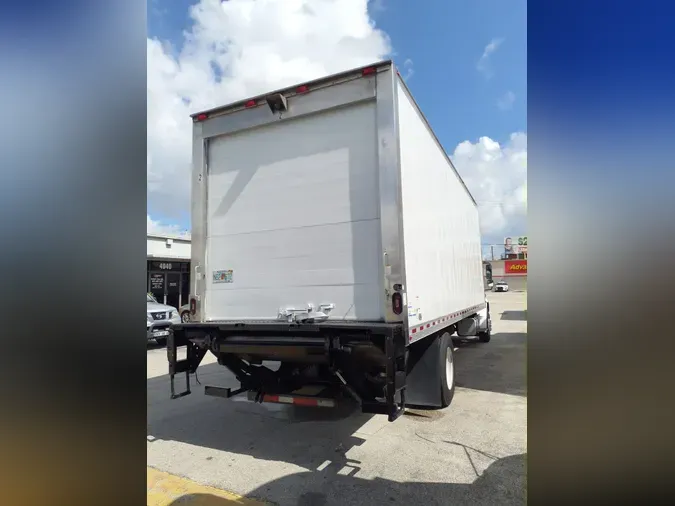 2018 FREIGHTLINER M2 106