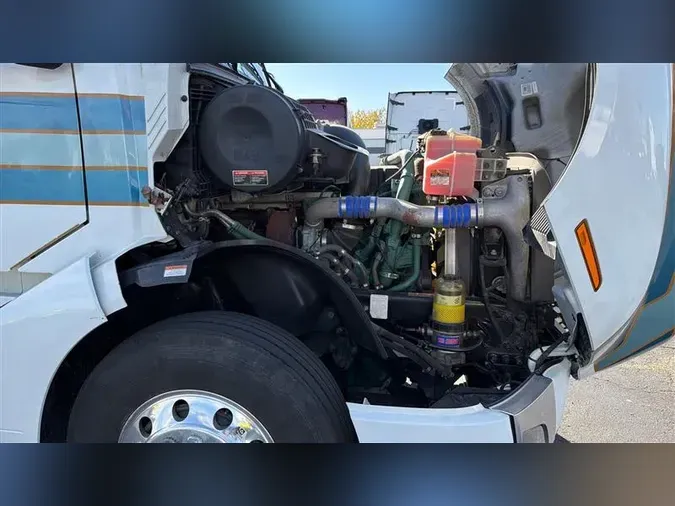 2022 VOLVO VNL64T860