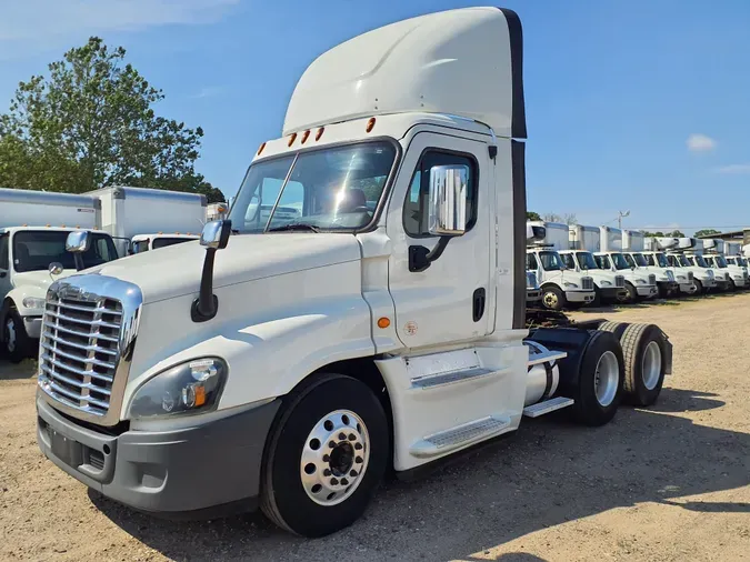 2017 FREIGHTLINER/MERCEDES CASCADIA 125