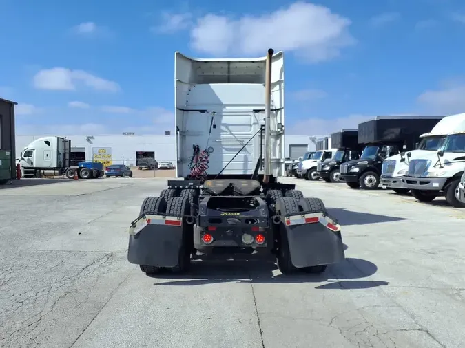 2020 VOLVO VNR64T-640