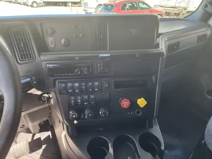 2019 NAVISTAR INTERNATIONAL LT625 SLPR CAB
