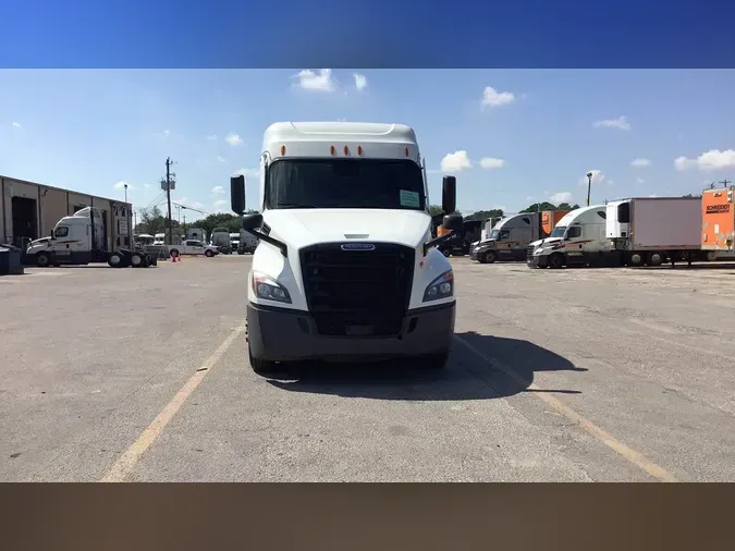 2021 Freightliner Cascadia 126