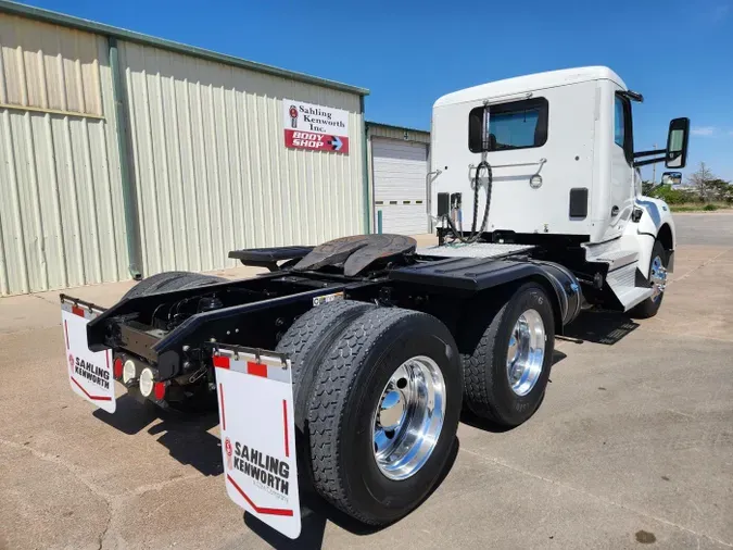 2022 Kenworth T880