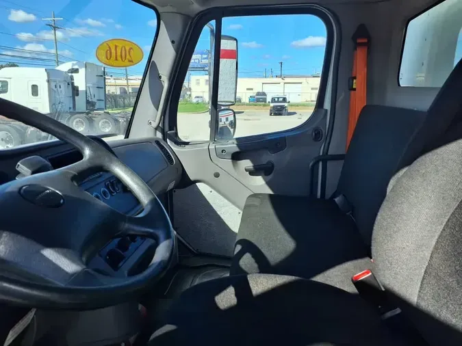 2016 FREIGHTLINER/MERCEDES M2 106