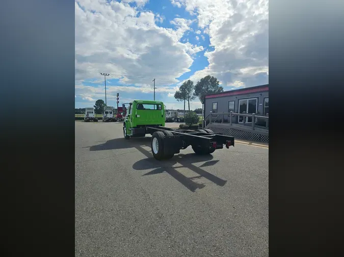 2019 FREIGHTLINER/MERCEDES M2 106