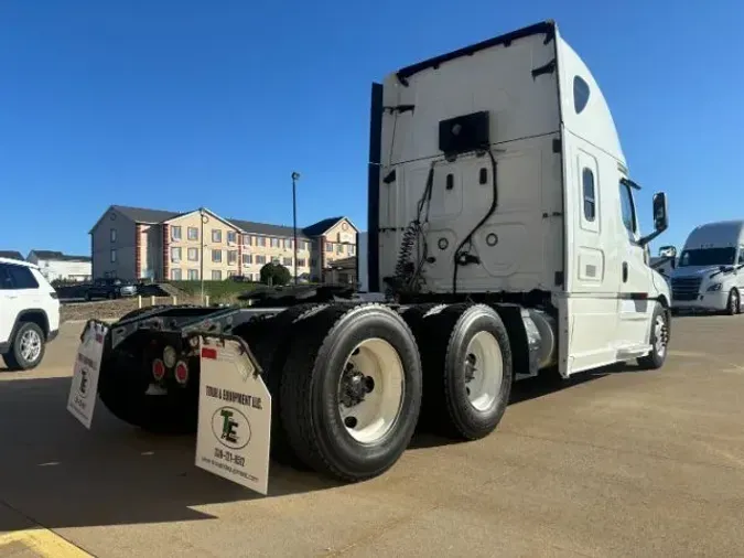 2019 Freightliner New Cascadia 126