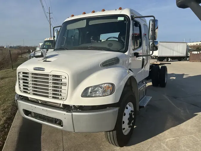 2019 Freightliner M2 106