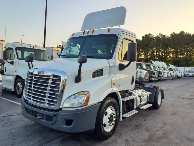 2014 FREIGHTLINER/MERCEDES CASCADIA 113