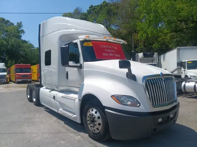 2019 NAVISTAR INTERNATIONAL LT625 SLPR CAB