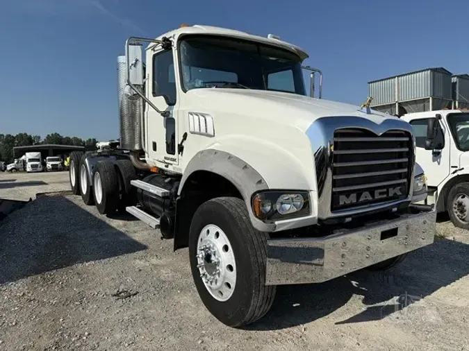 2008 MACK GRANITE GU713
