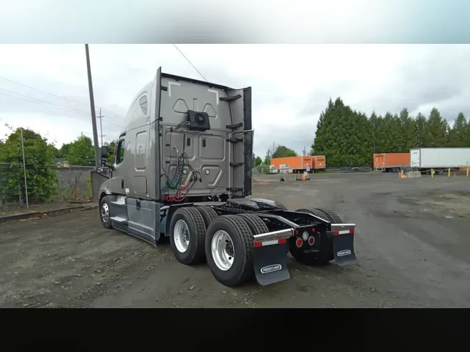 2023 Freightliner Cascadia 126