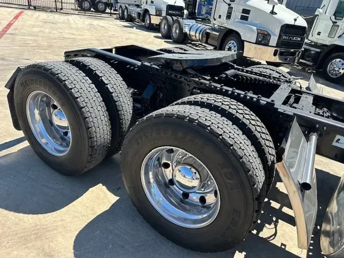 2022 MACK AN64T