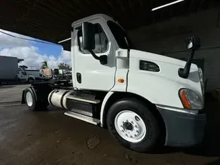 2014 FREIGHTLINER/MERCEDES CASCADIA 113