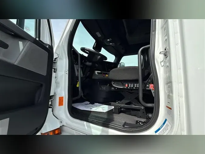 2020 FREIGHTLINER CA126