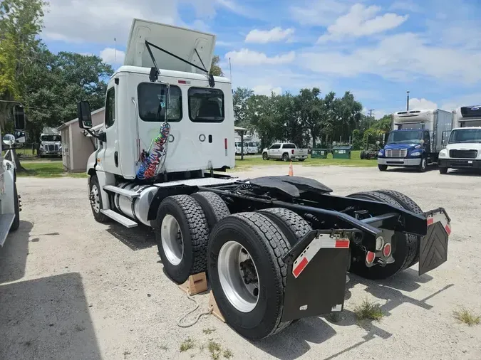 2019 FREIGHTLINER CASCADIA 125