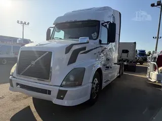 2015 VOLVO VNL64T670