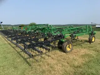 2016 John Deere 2210