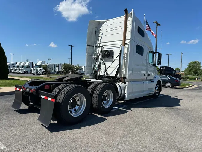 2019 VOLVO VNL64T760